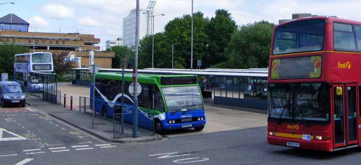 Thames Travel Optare Solo 710 & First Berkshire Dennis Trident TNL32901